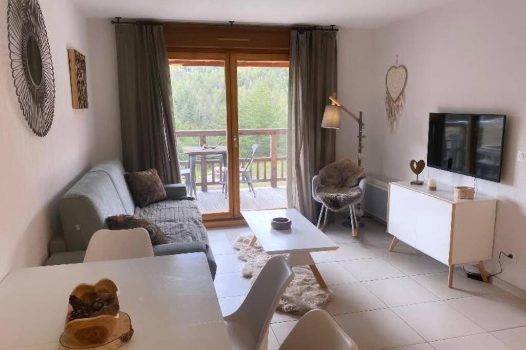 Appartement De Charme Dans Residence Avec Piscine La Joue Du Loup Saint-Étienne-en-Dévoluy 외부 사진